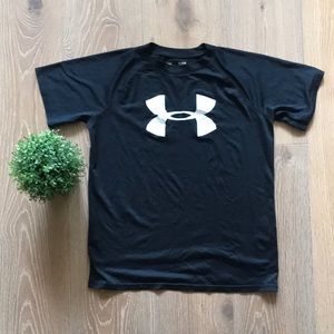 Under Armour heatgear short sleeve shirt. Youth large.